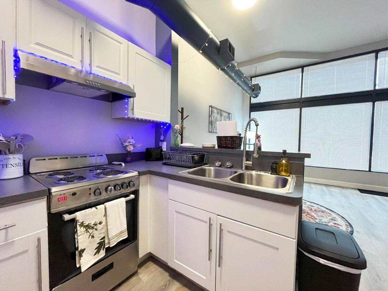 Apartmán Local Modern Getaway - Ground Floor Cleveland Exteriér fotografie